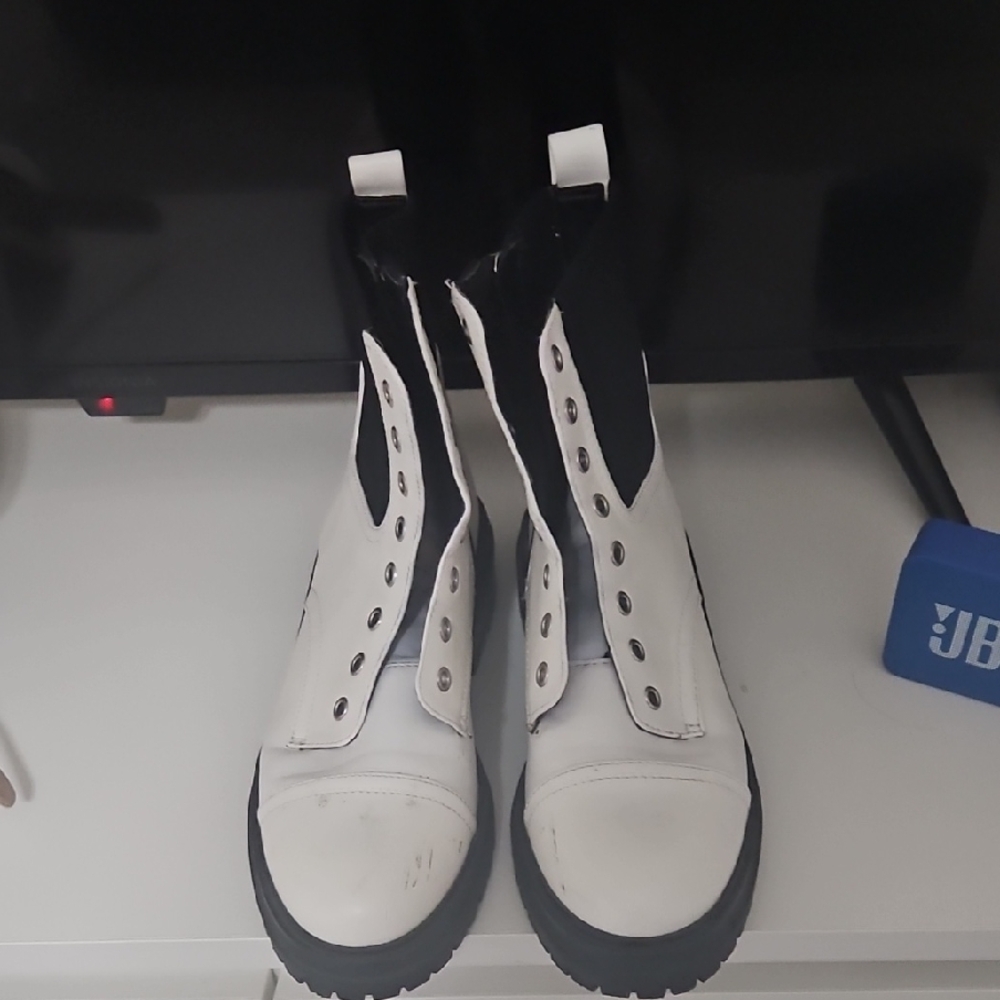 Circus by Sam Edelman White and Black Women's Boots
